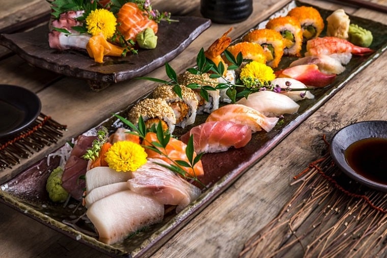 Mezza9 Sushi Plate