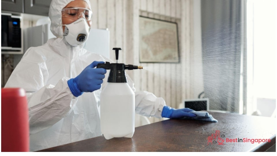 Applying cleaning solutions directly on surfaces