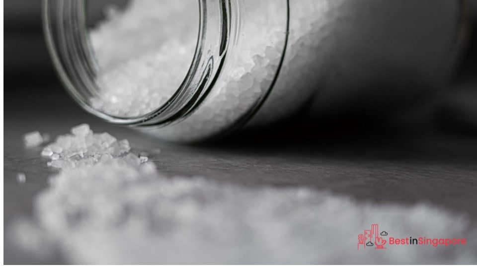 Detoxifying salt scrub