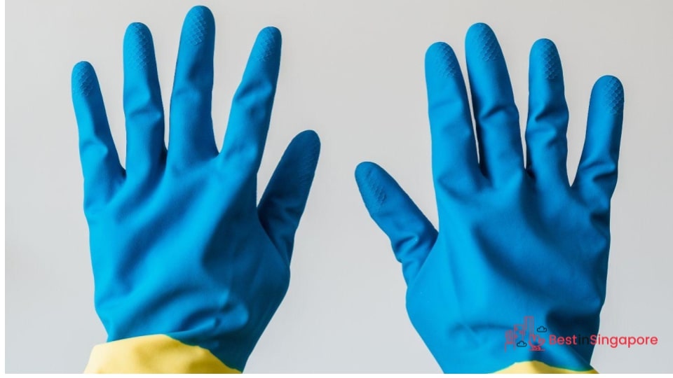 Use rubber gloves when handling infected clothes or bedding