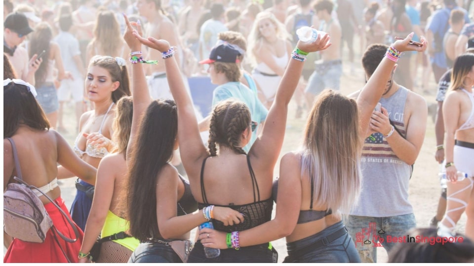 Enjoy the live music, but let others enjoy it, too