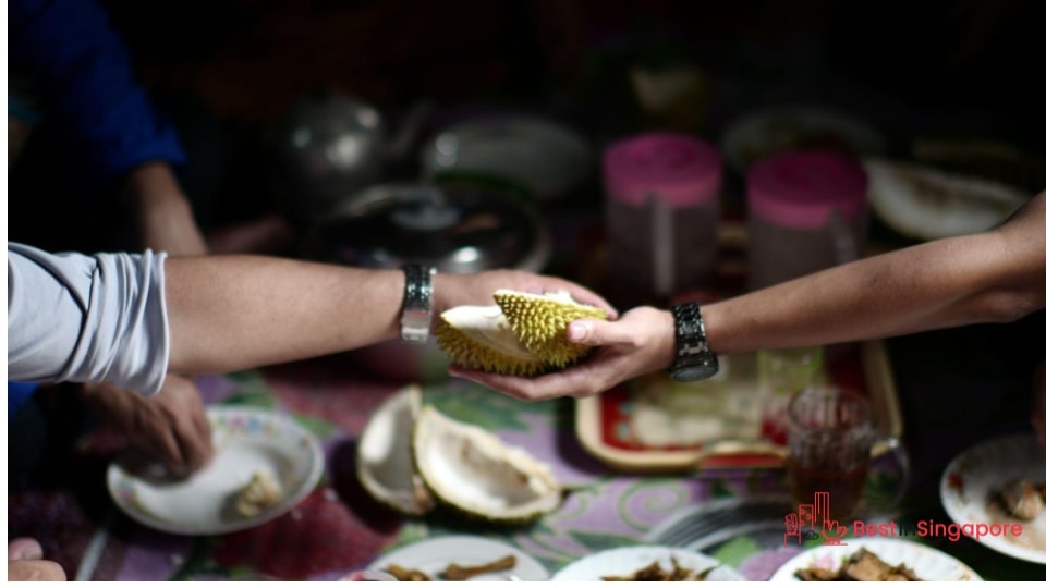 Don’t use your left hand to eat in a Malay or Indian home