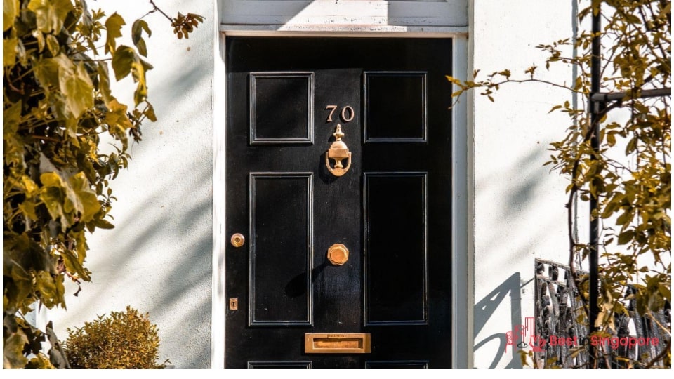 Monthly rent is a bit lower in London