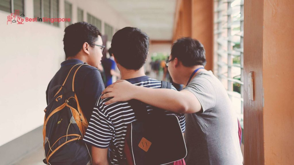 What makes a school “small” or “large