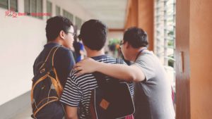 What makes a school “small” or “large